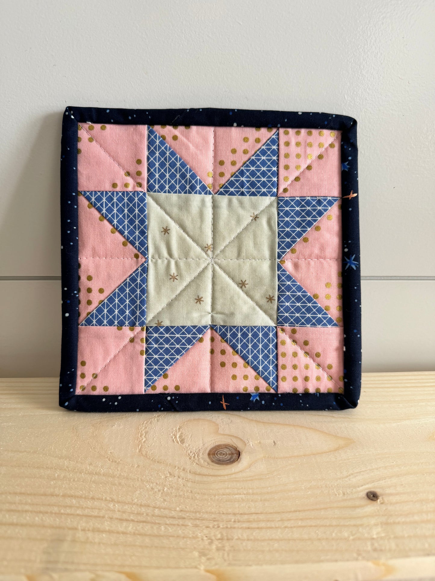 Sawtooth Mini Quilt - Star Gazer